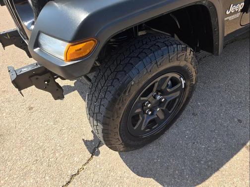 Black Clearcoat 2018 Jeep Wrangler Sport