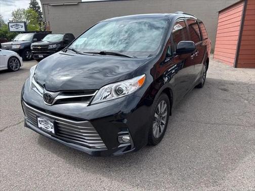 2020 Toyota Sienna XLE Premium