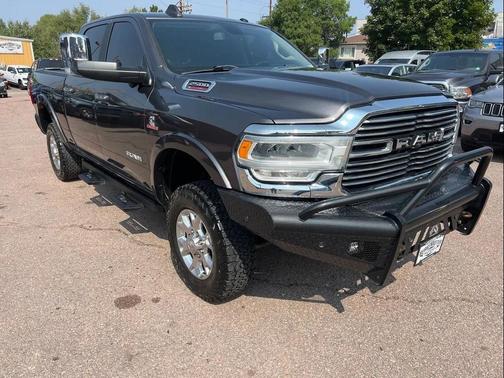 2019 RAM 2500 Laramie Crew Cab 4x4 6'4' Box