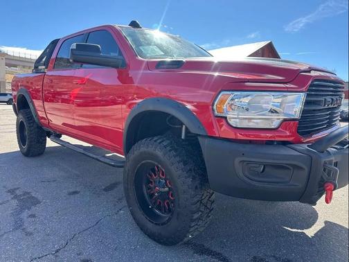 2020 RAM 2500 Big Horn Crew Cab 4X4 6'4' Box