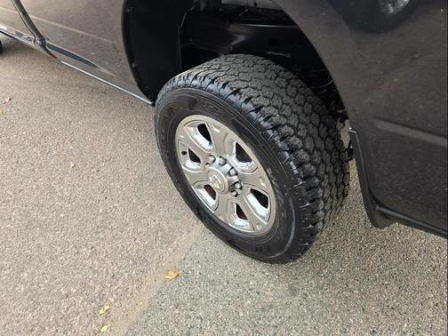 2022 RAM 2500 Big Horn Crew Cab 4x4 8' Box