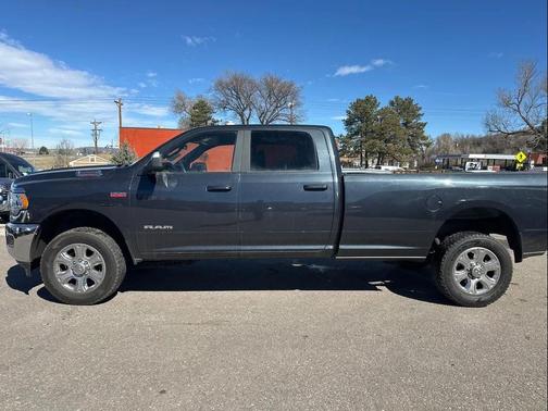 2022 RAM 2500 Big Horn Crew Cab 4x4 8' Box