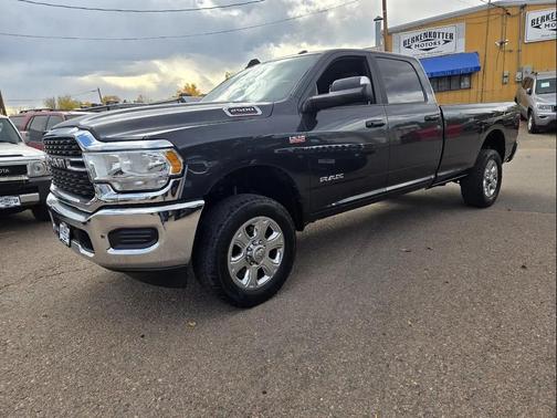 2022 RAM 2500 Big Horn Crew Cab 4x4 8' Box