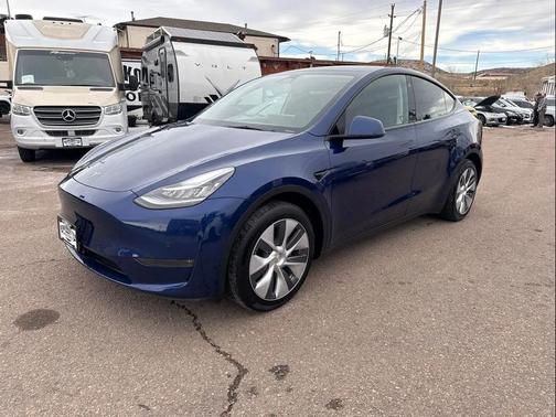 2022 Tesla Model Y Long Range Dual Motor All-Wheel Drive