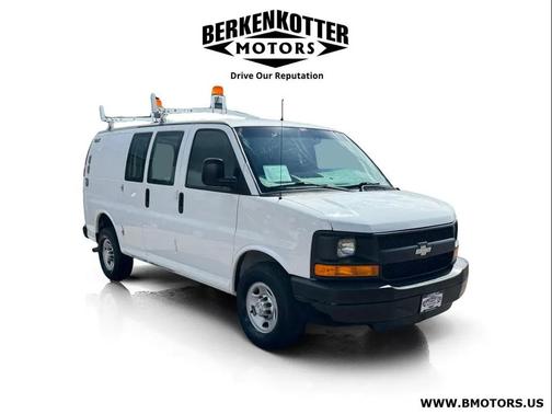 Summit White 2014 Chevrolet Express 2500 Work Van
