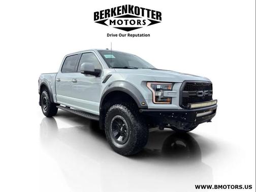 Ruby Red Metallic Tinted Clearcoat 2017 Ford F-150 Raptor