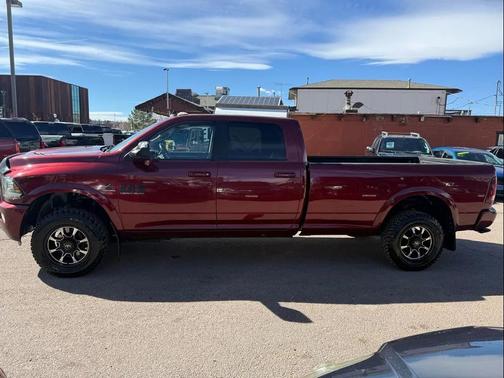 2018 RAM 3500 Laramie Crew Cab 4x4 8' Box