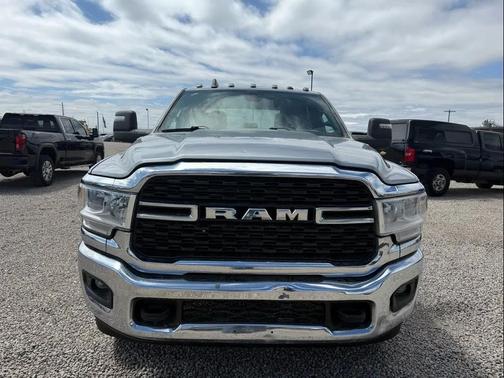 Billet Silver Metallic Clearcoat 2023 RAM 2500 Big Horn Crew Cab 4x4 8' Box