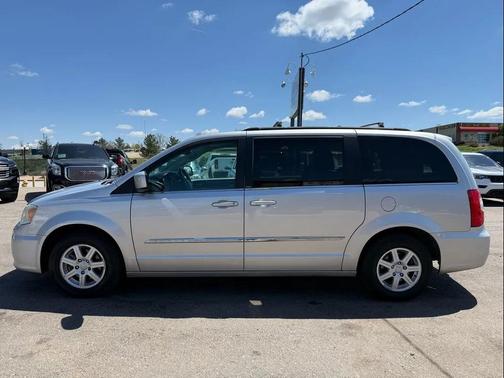 2012 Chrysler Town & Country Touring