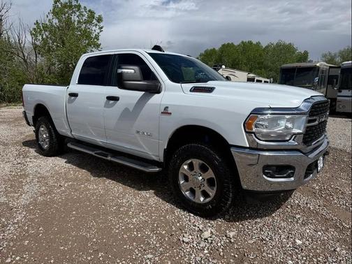 Bright White Clearcoat 2024 RAM 2500 Big Horn Crew Cab 4x4 6'4' Box