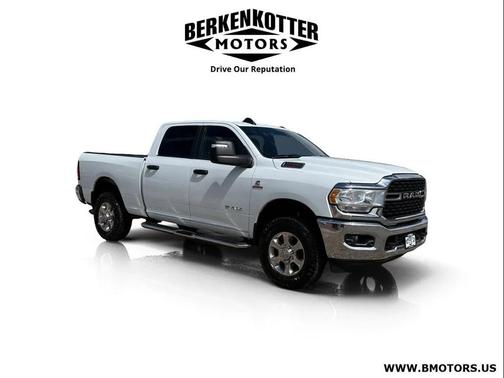 Bright White Clearcoat 2024 RAM 2500 Big Horn Crew Cab 4x4 6'4' Box