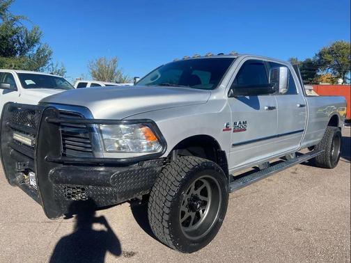 2017 RAM 2500 Big Horn Crew Cab 4x4 8' Box