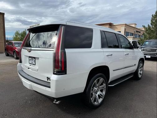 2018 Cadillac Escalade Luxury