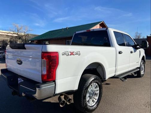 Oxford White 2019 Ford F-250 XLT