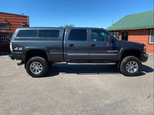2004 GMC Sierra 2500 SLT H/D Crew Cab