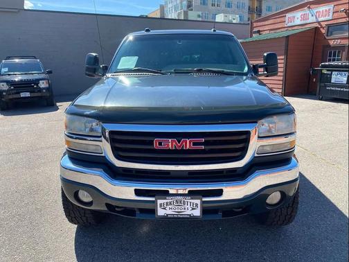 2004 GMC Sierra 2500 SLT H/D Crew Cab