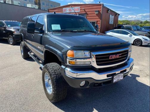 2004 GMC Sierra 2500 SLT H/D Crew Cab
