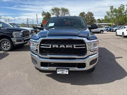 2022 RAM 2500 Tradesman Crew Cab 4x4 6'4' Box