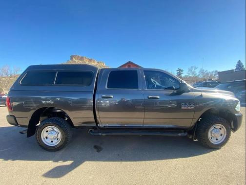 2017 RAM 2500 Tradesman Crew Cab 4x4 6'4' Box