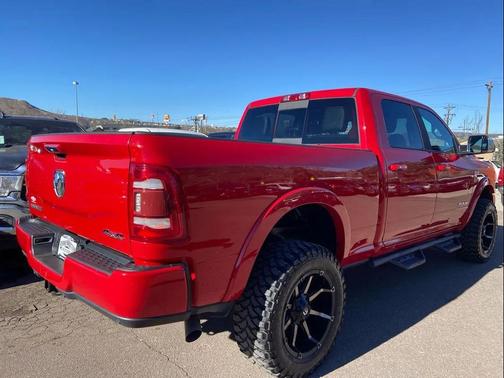 2022 RAM 2500 Laramie Crew Cab 4x4 6'4' Box
