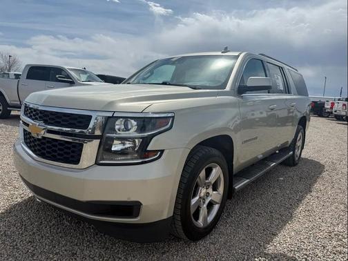 Champagne Silver Metallic 2016 Chevrolet Suburban LT