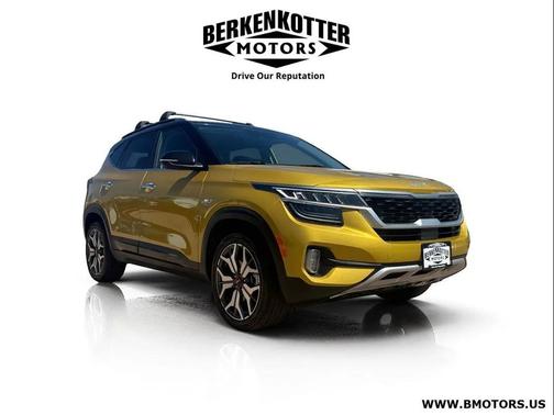 Starbright Yellow/Black Roof 2022 Kia Seltos SX Turbo