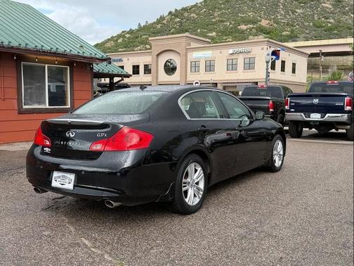 Black 2013 INFINITI G37x Base