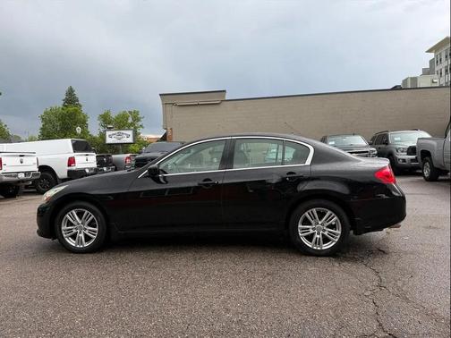 Black 2013 INFINITI G37x Base