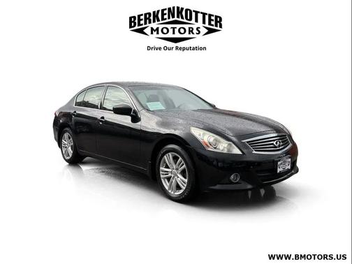 Black 2013 INFINITI G37x Base