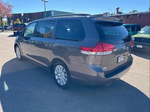 2012 Toyota Sienna XLE