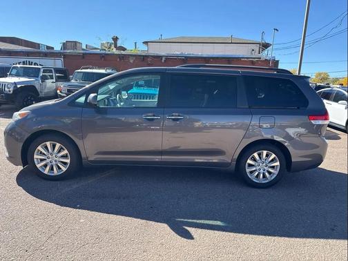 2012 Toyota Sienna XLE