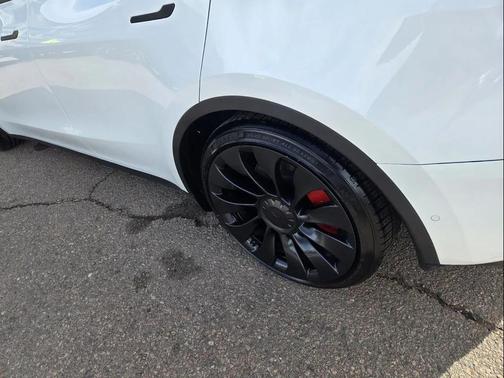 2022 Tesla Model Y Performance Dual Motor All-Wheel Drive