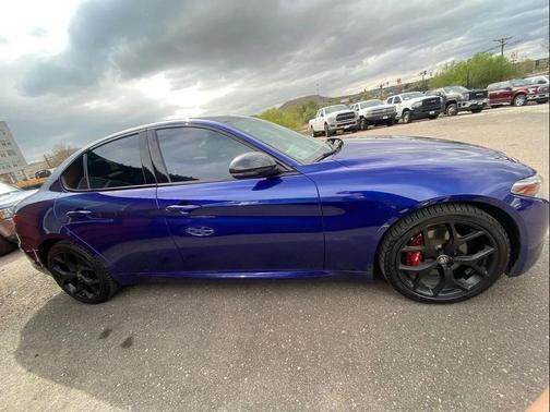 Anodized Blue Metallic 2020 Alfa Romeo Giulia Base