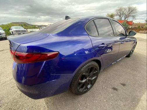Anodized Blue Metallic 2020 Alfa Romeo Giulia Base