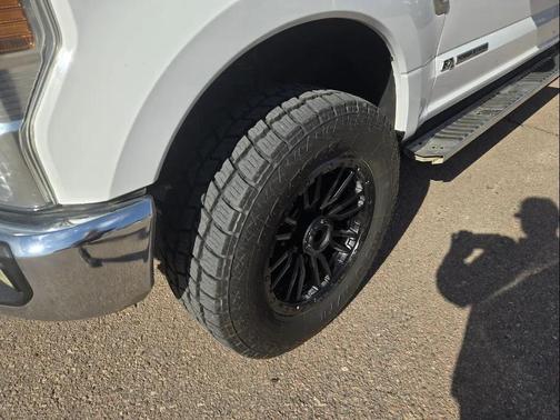 Oxford White 2020 Ford F-350 Lariat