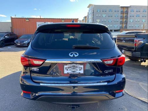 2017 INFINITI QX60 Base