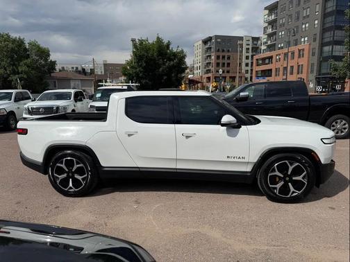 2022 Rivian R1T Adventure