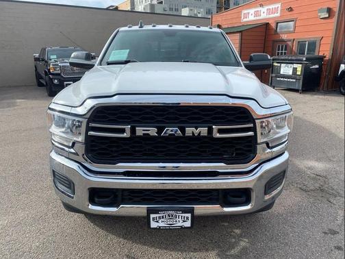 2021 RAM 3500 Tradesman Crew Cab 4x4 8' Box