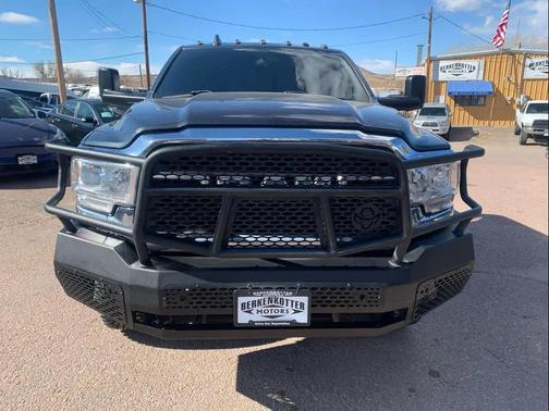 2021 RAM 3500 Tradesman Crew Cab 4x4 8' Box