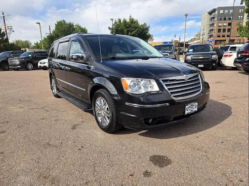 2010 Chrysler Town & Country Limited