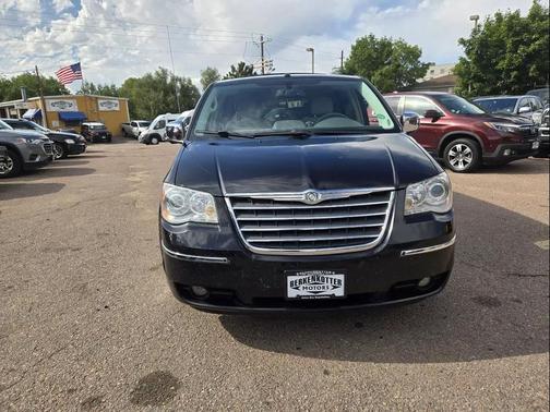 2010 Chrysler Town & Country Limited