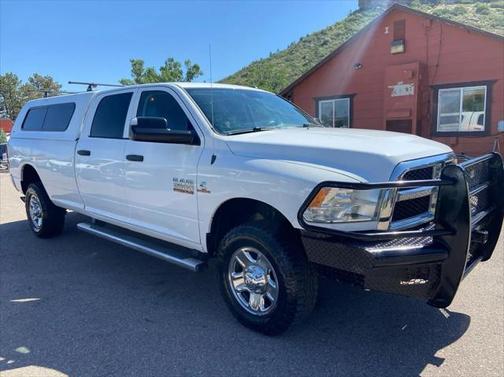 2017 RAM 2500 Tradesman Crew Cab 4x4 8' Box