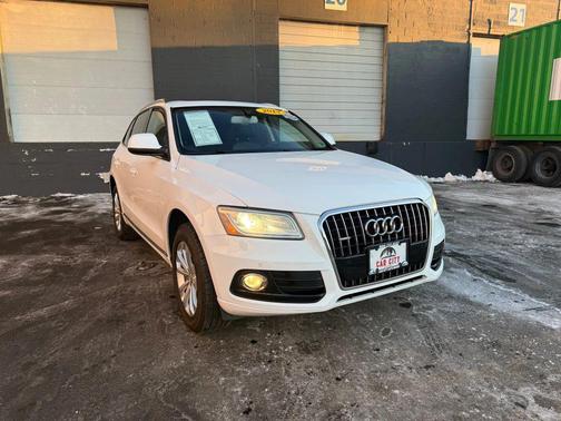 White 2013 Audi Q5 2.0T Premium Plus