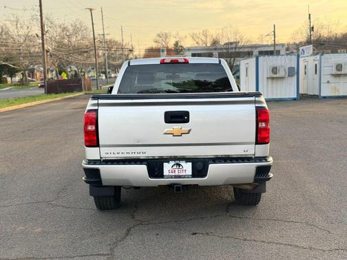Silver Ice Metallic 2017 Chevrolet Silverado 1500 2LT