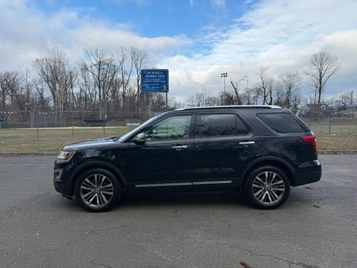 Shadow Black 2016 Ford Explorer Platinum