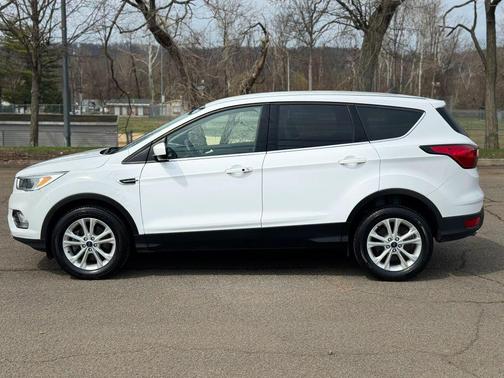 White 2019 Ford Escape SE