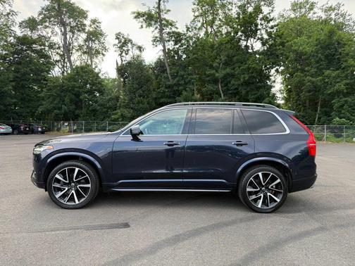 2019 Volvo XC90 T6 Momentum