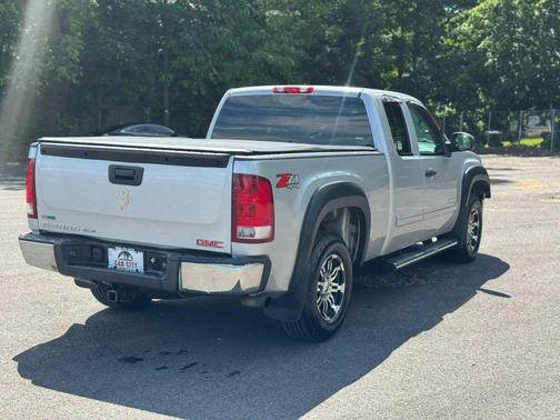 Pure Silver Metallic 2010 GMC Sierra 1500 SLE