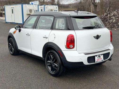 Light White 2014 MINI Countryman Cooper