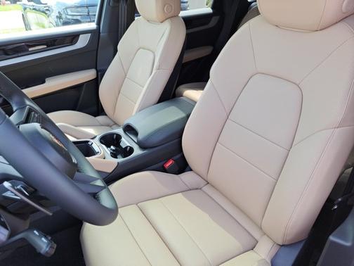 2025 Porsche Cayenne 